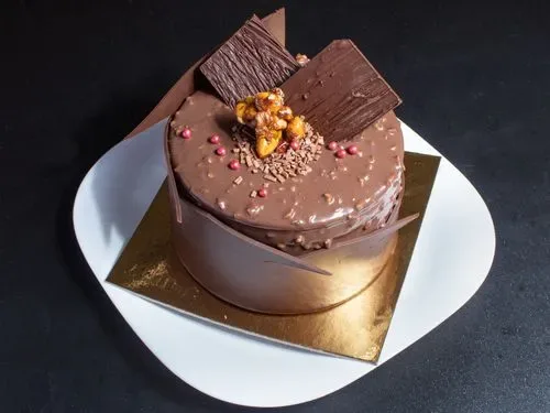 Krokanlı Pasta (No. 0)