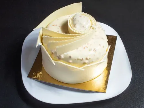 Beyaz Çikolatalı Muzlu Pasta (No. 1)